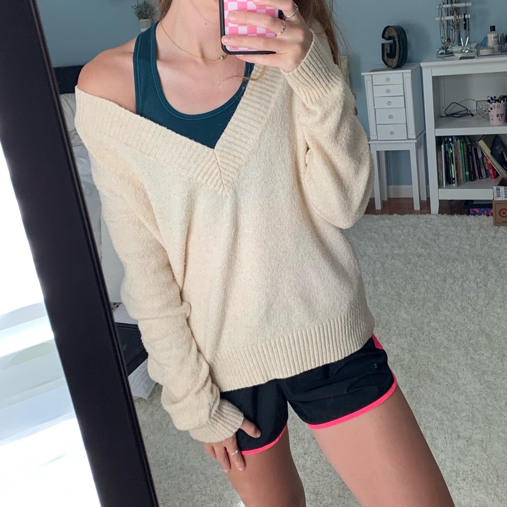 Forever 21 V neck oversized sweater